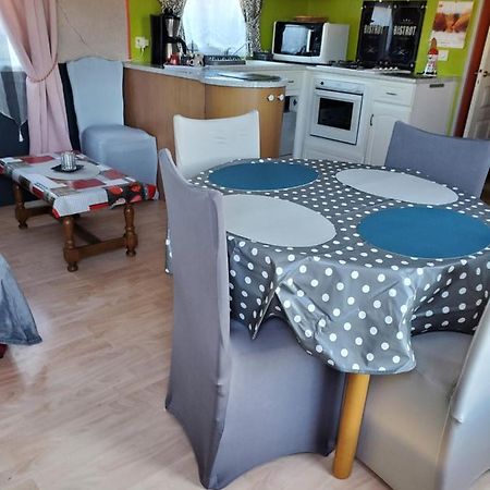 Mobil Home Chez L Habitants サン・ジャン·ド・モン エクステリア 写真