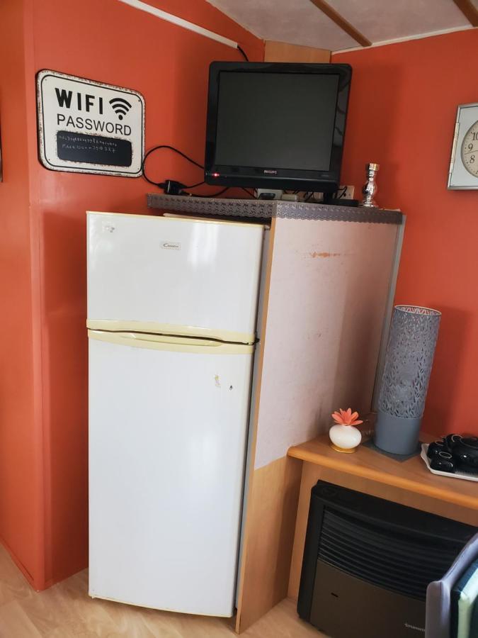 Mobil Home Chez L Habitants サン・ジャン·ド・モン エクステリア 写真