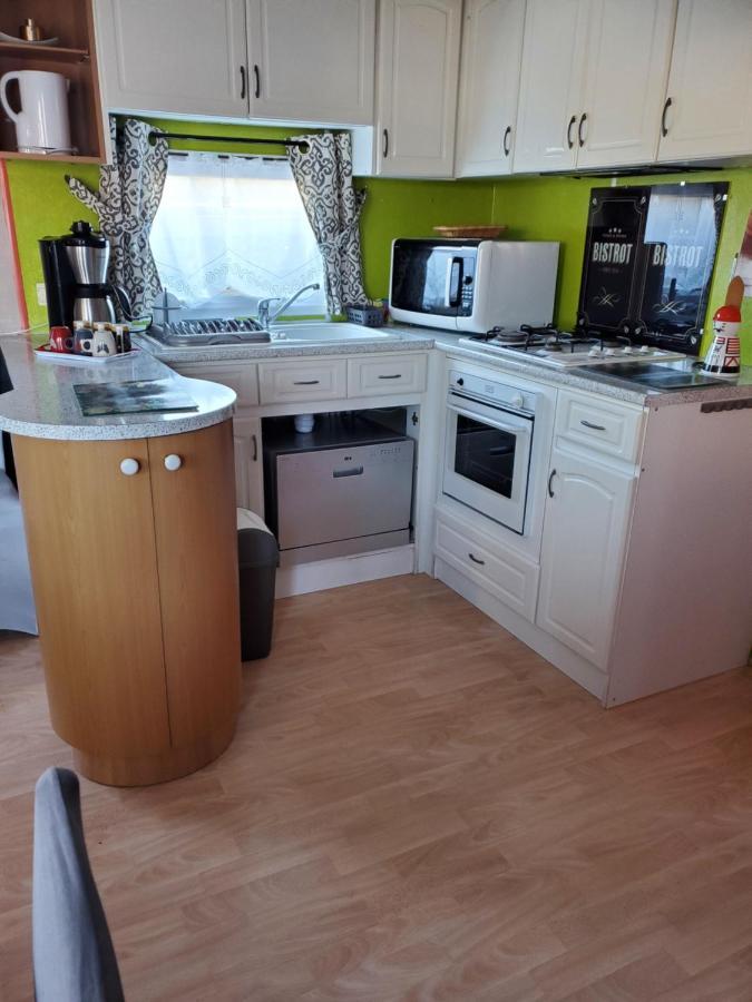 Mobil Home Chez L Habitants サン・ジャン·ド・モン エクステリア 写真